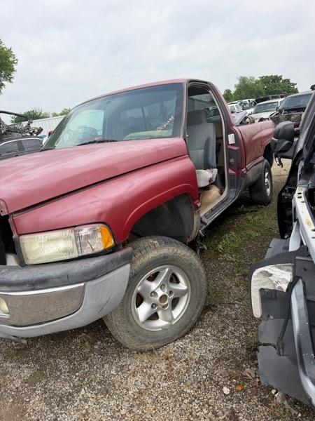 Dodge Ram 1500 Reg. Cab 6.5-ft. Bed 4WD 1996