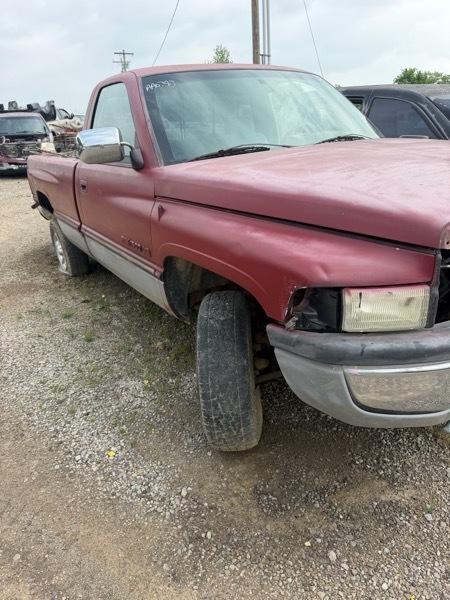 Dodge Ram 1500 Reg. Cab 6.5-ft. Bed 4WD 1996