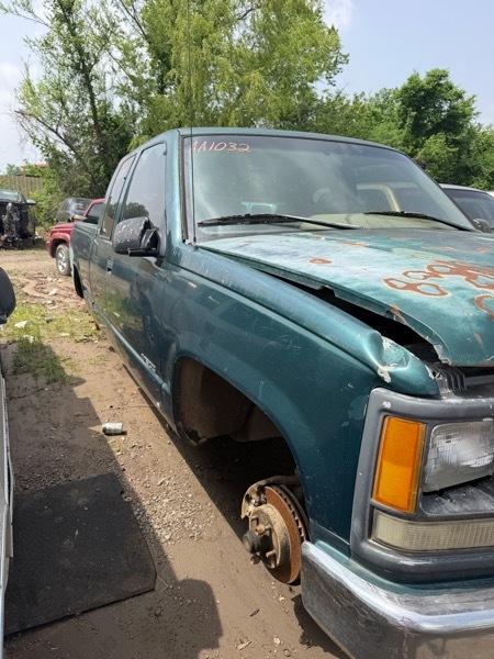 Chevrolet C/K 1500 Ext. Cab 8-ft. Bed 2WD 1996