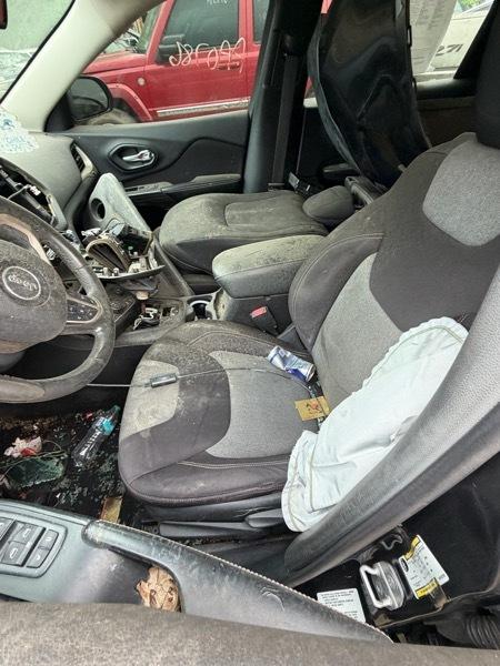 Jeep Cherokee Latitude FWD 2014