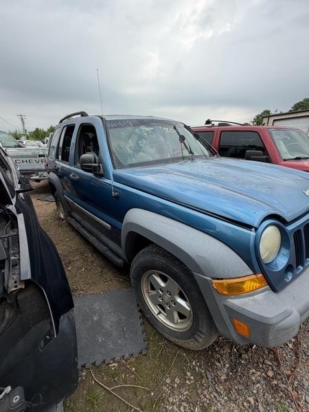 Jeep Liberty Sport 2WD 2006