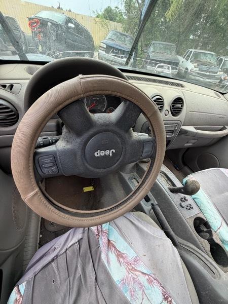 Jeep Liberty Sport 2WD 2006