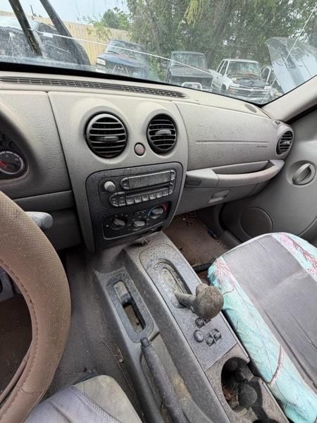 Jeep Liberty Sport 2WD 2006