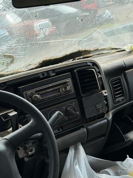 Chevrolet Silverado 1500 Ext. Cab Short Bed 2WD 2002