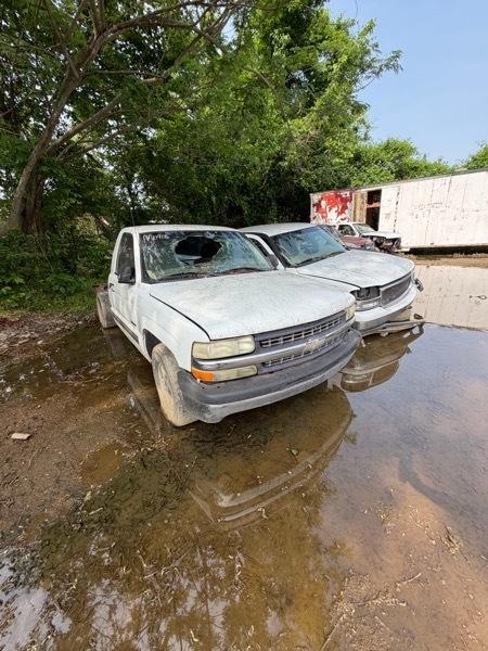 Chevrolet Silverado 1500 LS Long Bed 2WD 2002
