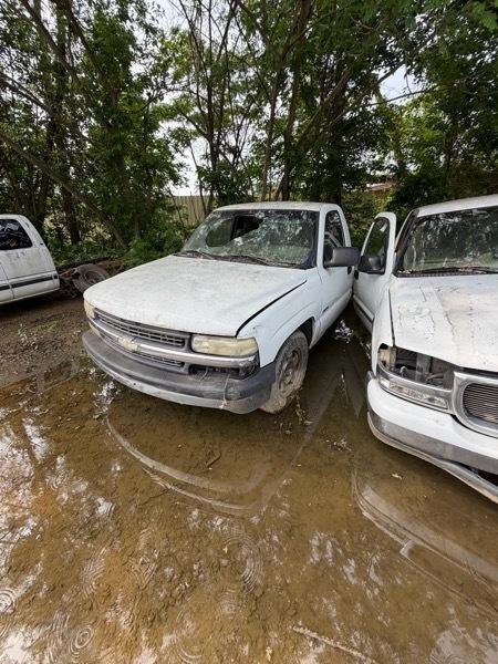 Chevrolet Silverado 1500 LS Long Bed 2WD 2002