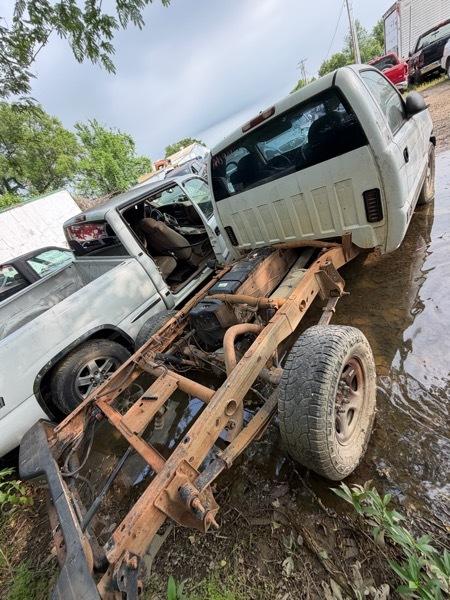 Chevrolet Silverado 1500 LS Long Bed 2WD 2002