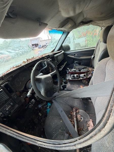 Chevrolet Silverado 1500 LS Long Bed 2WD 2002