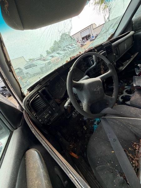 Chevrolet Silverado 1500 LS Long Bed 2WD 2002