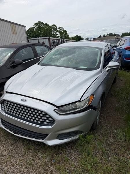 Ford Fusion SE 2015