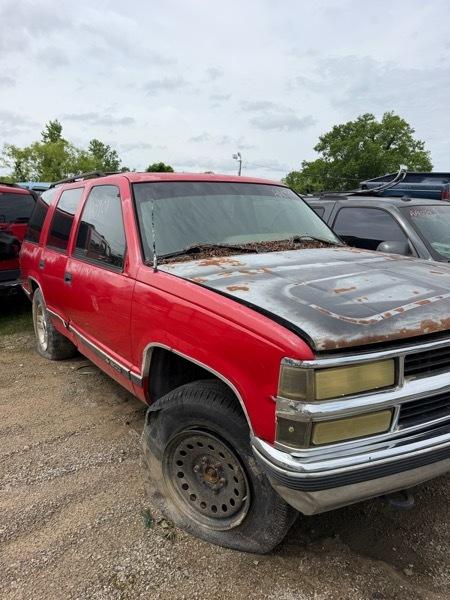 Chevrolet Tahoe 4-Door 4WD 1996