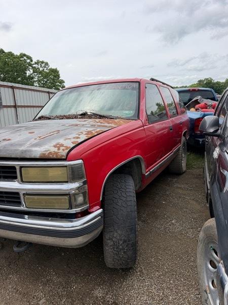 Chevrolet Tahoe 4-Door 4WD 1996