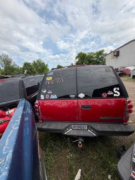 Chevrolet Tahoe 4-Door 4WD 1996