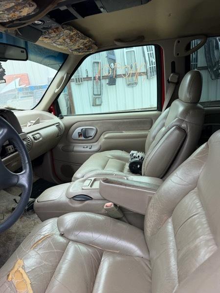 Chevrolet Tahoe 4-Door 4WD 1996