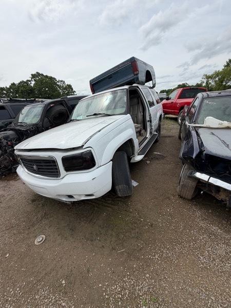 Cadillac Escalade 4WD 2000