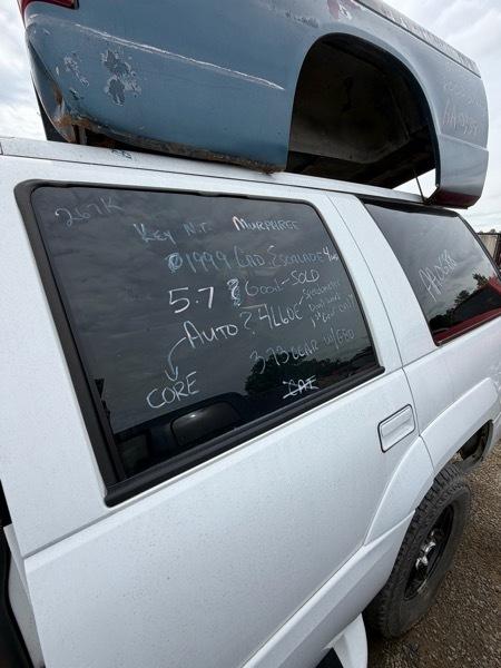 Cadillac Escalade 4WD 2000