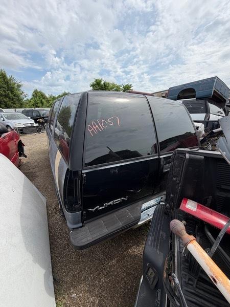 GMC Yukon SLE 4-Door 4WD 1996
