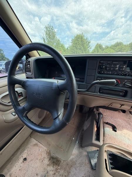 GMC Yukon SLE 4-Door 4WD 1996