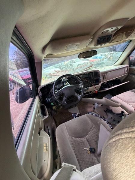 Chevrolet Tahoe 2WD 2005