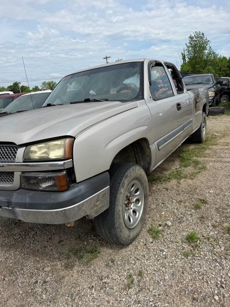 Chevrolet Silverado 1500 Work Truck Ext. Cab Short Bed 4WD 2005