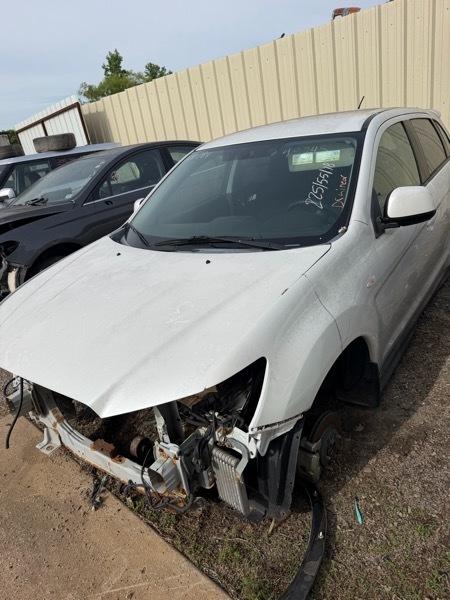 Mitsubishi Outlander Sport ES AWD 2013