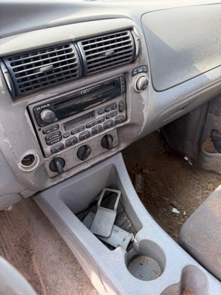 Ford Explorer Sport Trac XLS 2WD 2003