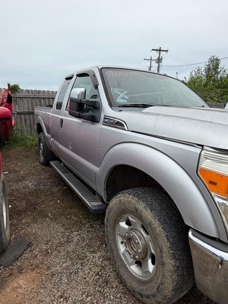 Ford F-250 SD XLT SuperCab Long Bed 4WD 2011