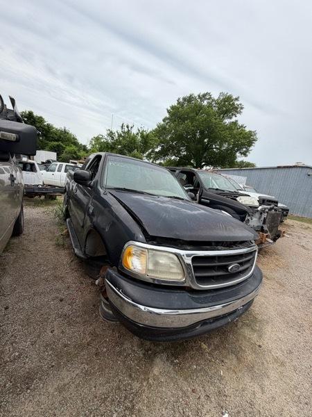 Ford F-150 Lariat SuperCab Short Bed 2WD 2000