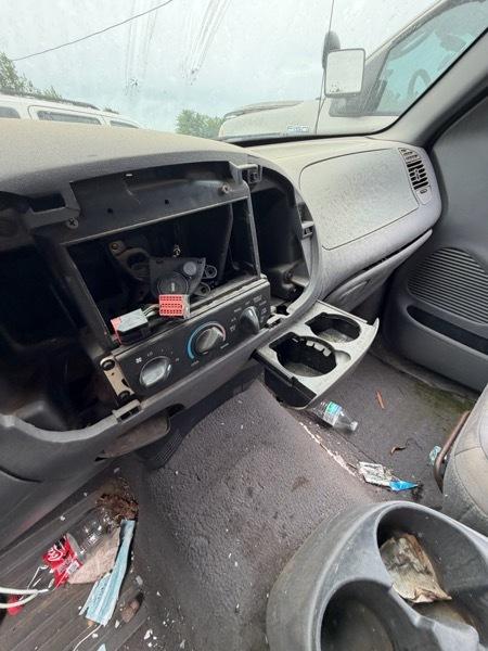 Ford F-150 Lariat SuperCab Short Bed 2WD 2000