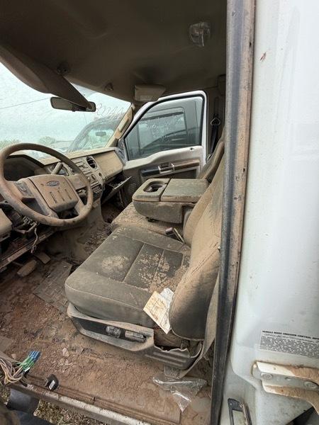 Ford F-550 Crew Cab 4WD DRW 2009