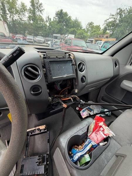 Ford F-150 Lariat SuperCrew 2WD 2005