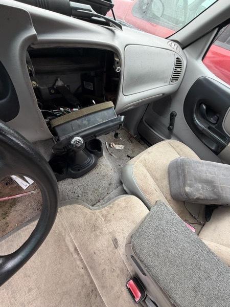 Ford Ranger XLT Reg. Cab Long Bed 2WD 1998
