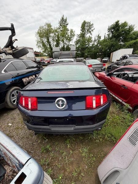 Ford Mustang V6 Coupe 2011