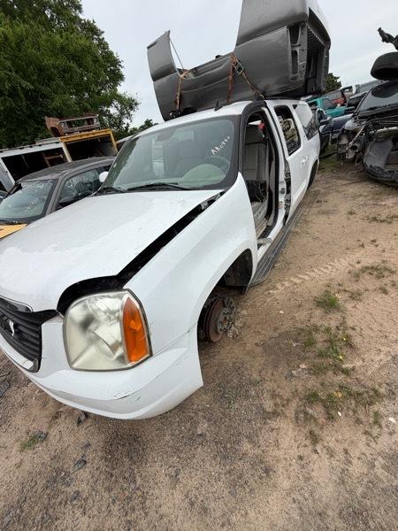 GMC Yukon XL SLT-2 1/2 Ton 4WD 2007