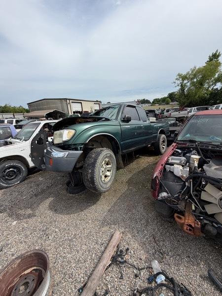 Toyota Tacoma Xtracab V6 4WD 1999