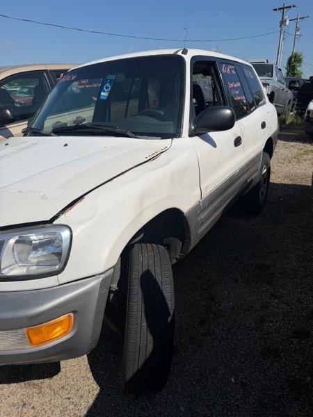 Toyota RAV4 4-Door 4WD 2000