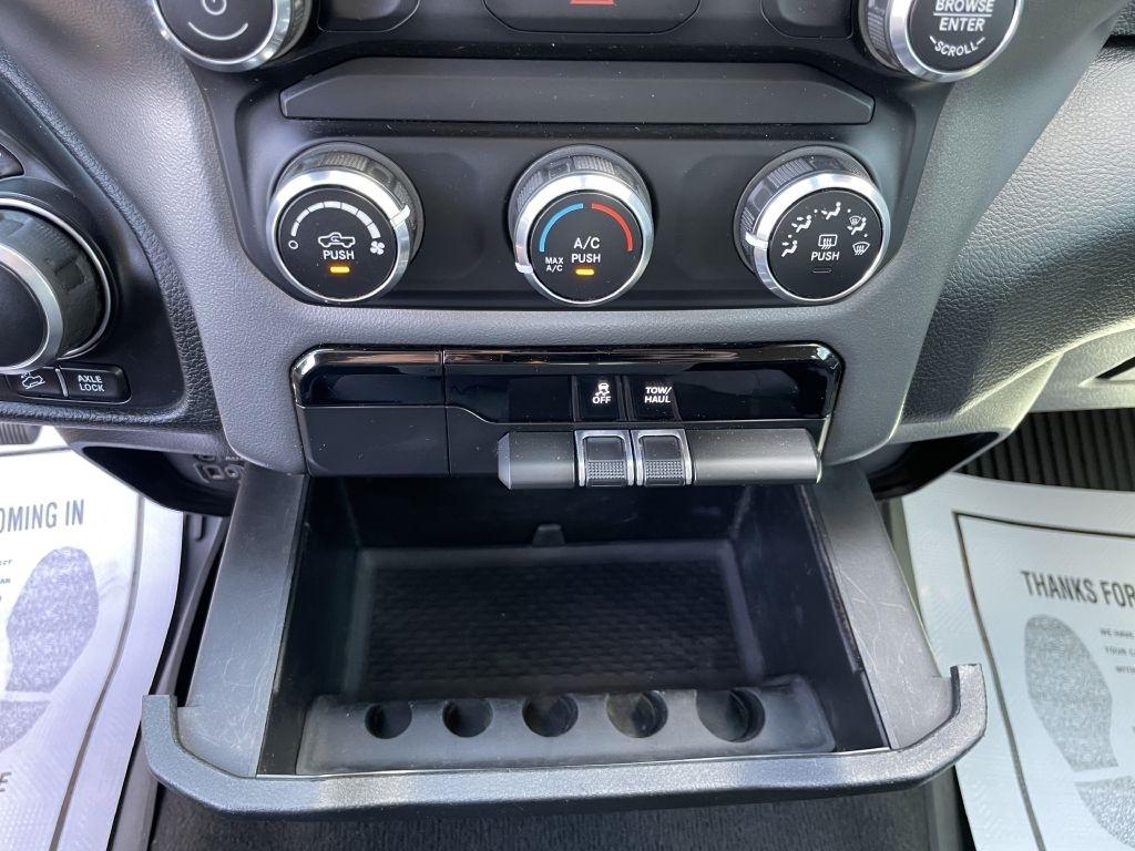 RAM 1500 Big Horn Crew Cab SWB 4WD 2019