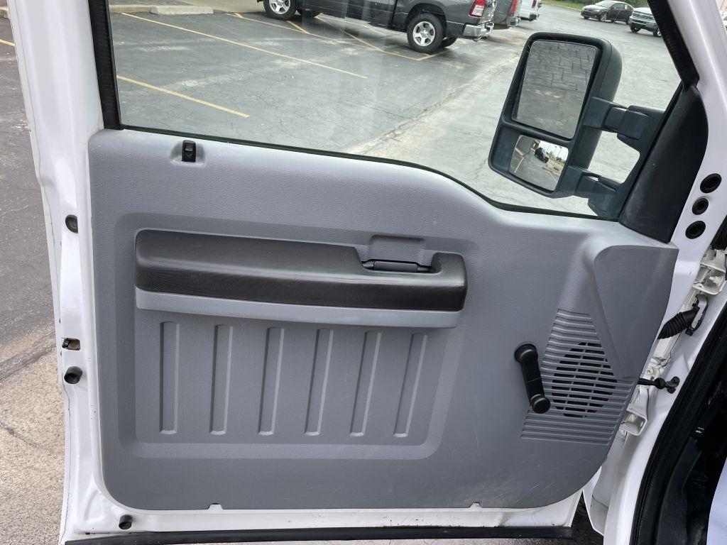 Ford F-350 SD XL Crew Cab Long Bed 4WD 2011