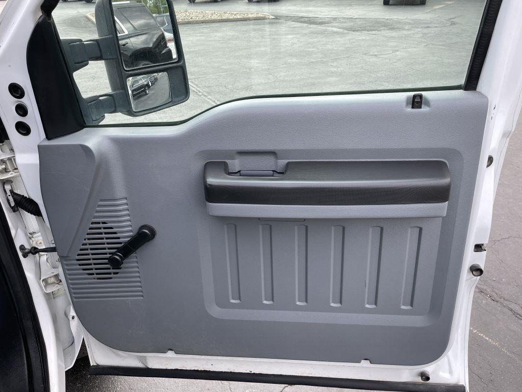 Ford F-350 SD XL Crew Cab Long Bed 4WD 2011