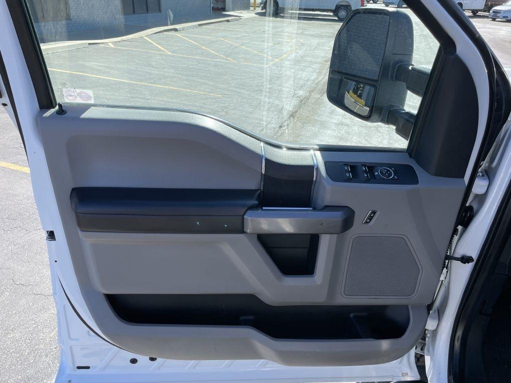 Ford F-350 SD XL Crew Cab Long Bed DRW 4WD 2019