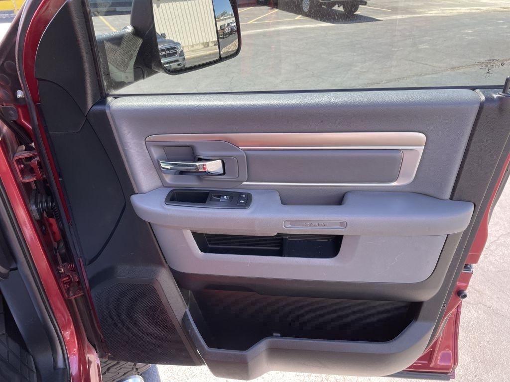 RAM 2500 SLT Mega Cab 4WD 2014