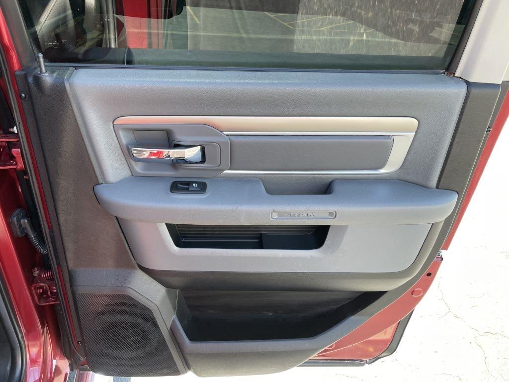 RAM 2500 SLT Mega Cab 4WD 2014