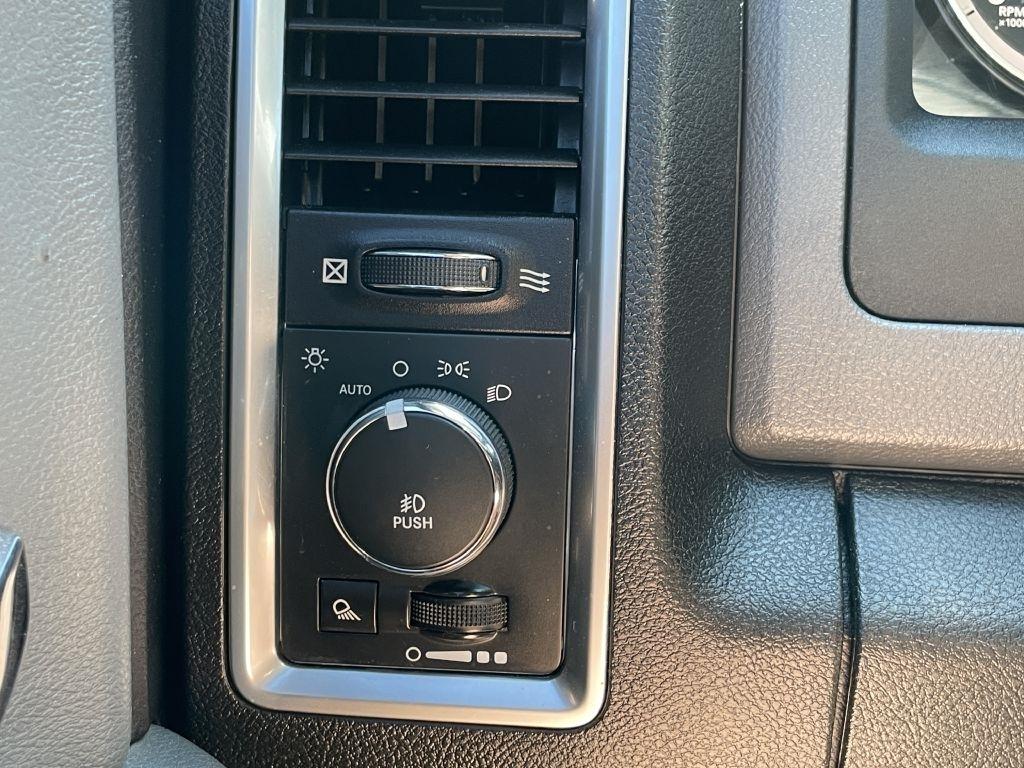 RAM 2500 SLT Mega Cab 4WD 2014