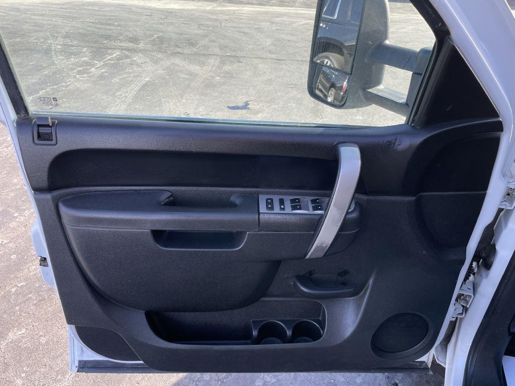 GMC Sierra 3500HD SLE Crew Cab 4WD 2011