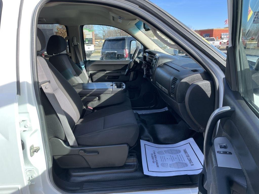 GMC Sierra 3500HD SLE Crew Cab 4WD 2011