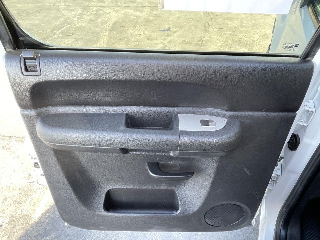 GMC Sierra 3500HD SLE Crew Cab 4WD 2011