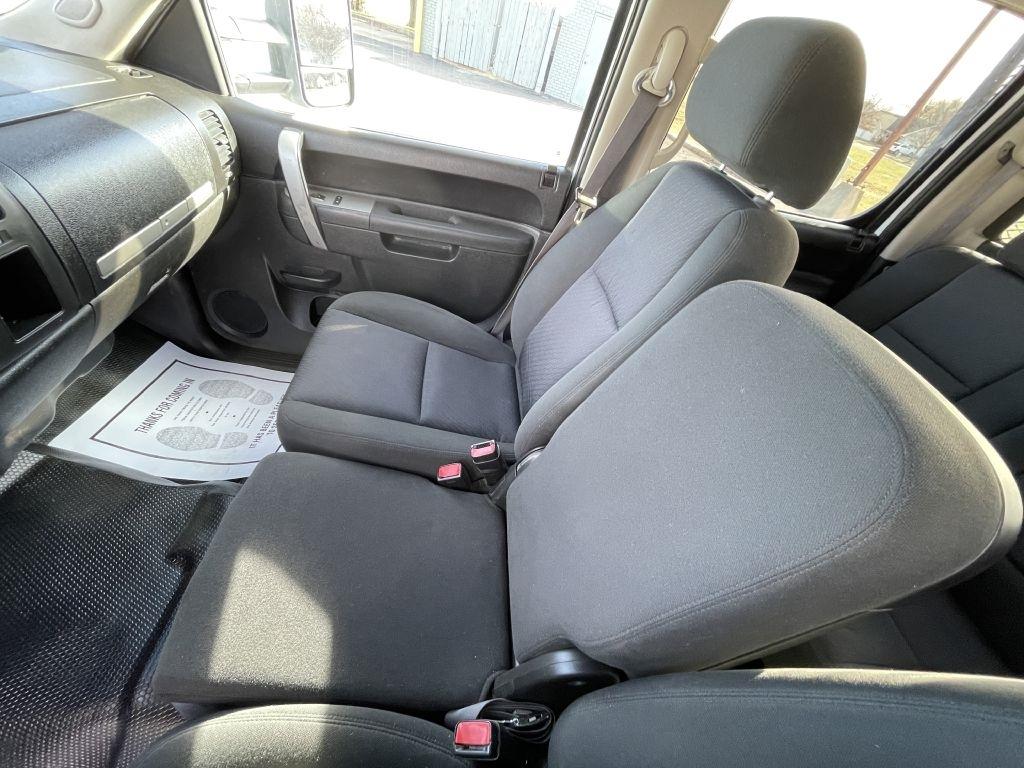 GMC Sierra 3500HD SLE Crew Cab 4WD 2011