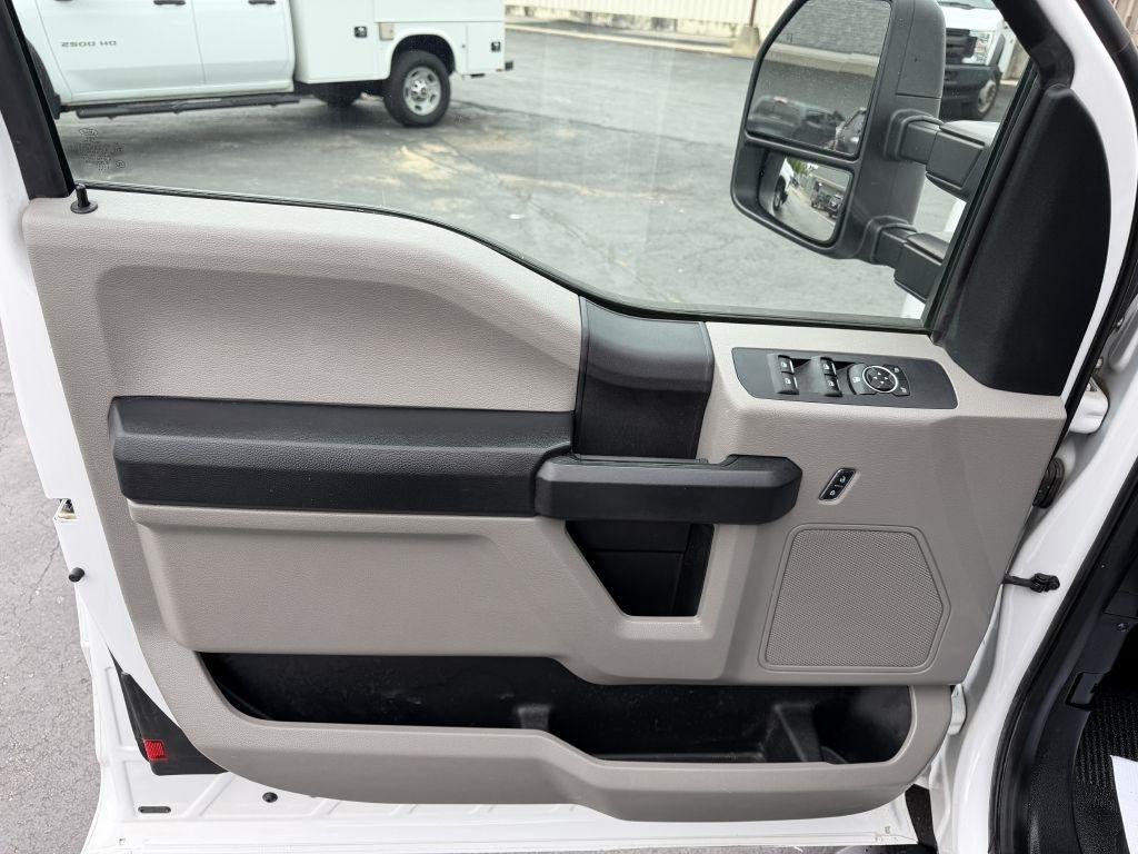 Ford F-250 SD XL SuperCab 4WD 2017