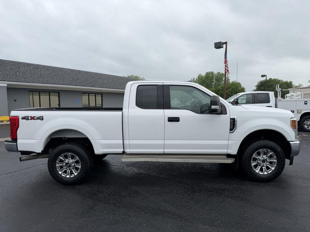 Ford F-350 SD XLT SuperCab Short Bed 4WD 2019