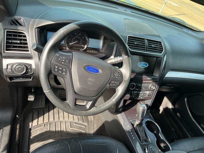Ford Explorer XLT 4WD 2017